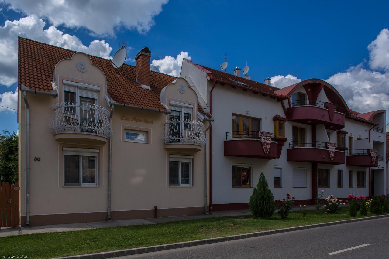 Eva Apartments Hajduszoboszlo Exterior photo